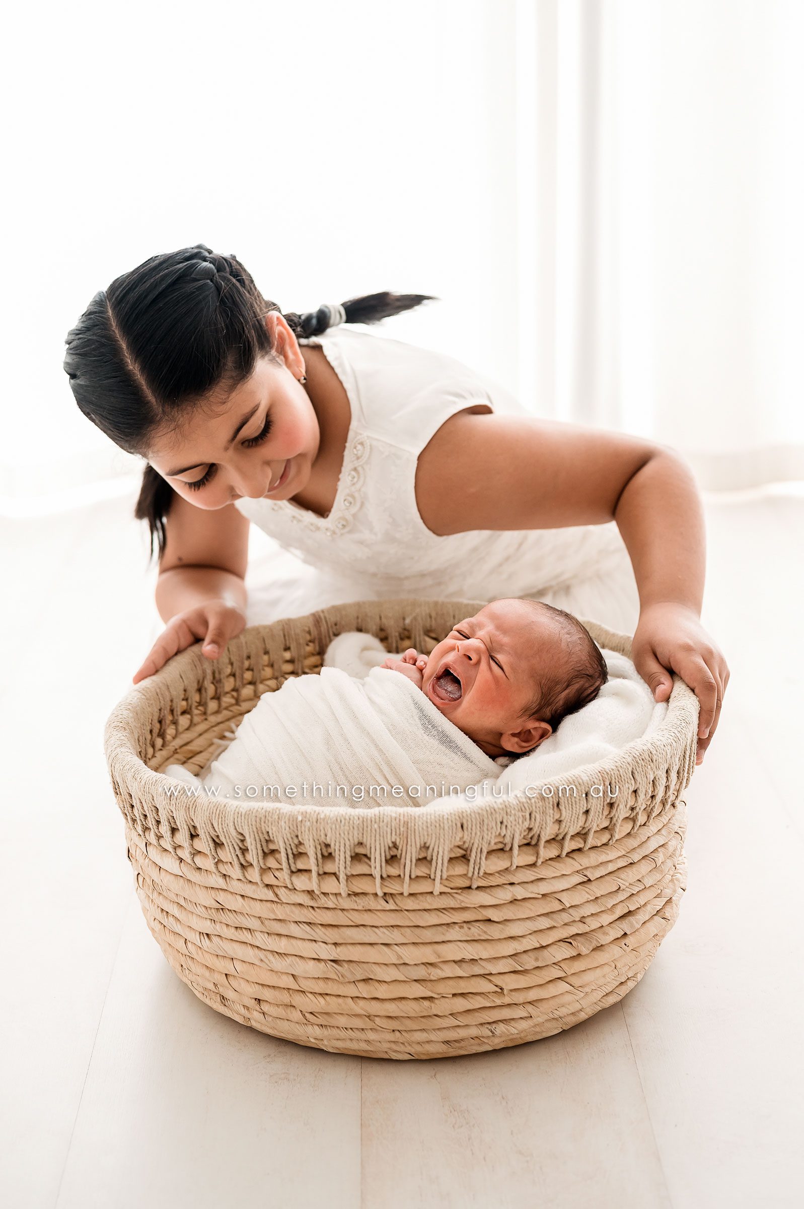 newborn and sibling photographer 